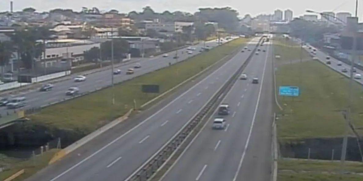 O acidente aconteceu na Rodovia Anchieta, km 64 Sul