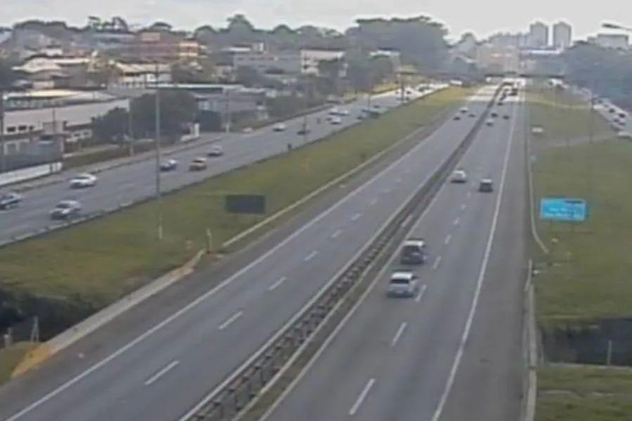 O acidente aconteceu na Rodovia Anchieta, km 64 Sul