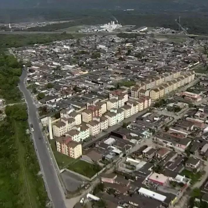 A mulher ainda afirma que existe consumo de drogas em plena rua no Jardim Rio Branco