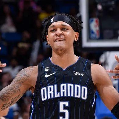 Paolo Banchero foi um sucesso desde o primeiro jogo oficial na NBA