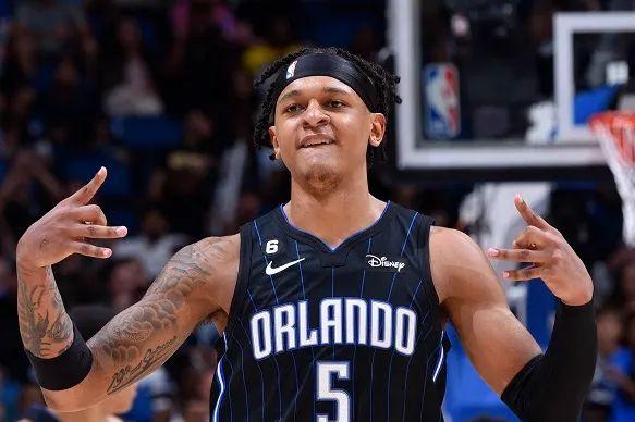 Paolo Banchero foi um sucesso desde o primeiro jogo oficial na NBA