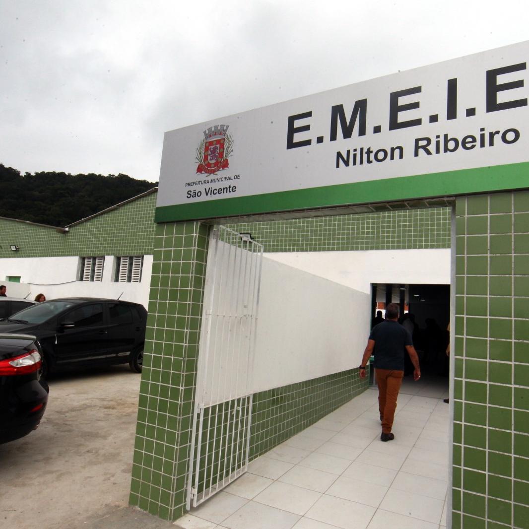 Docentes das escolas municipais rejeitaram oferta salarial do Município, que alega queda de receita
