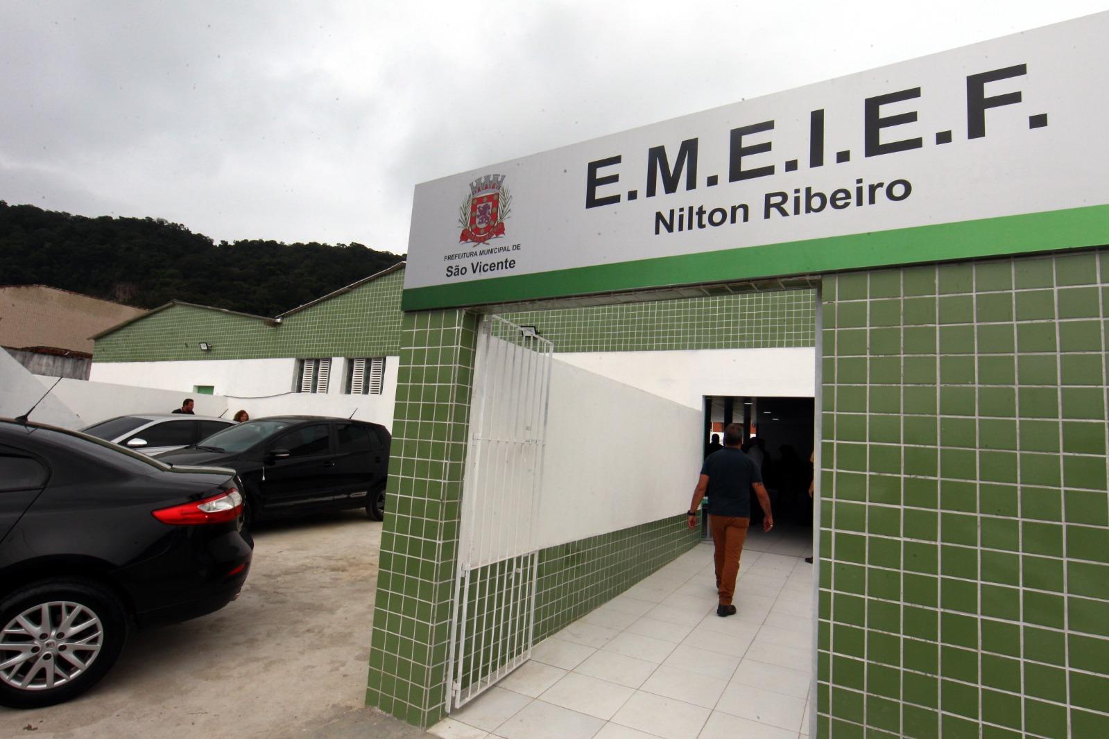 Docentes das escolas municipais rejeitaram oferta salarial do Município, que alega queda de receita