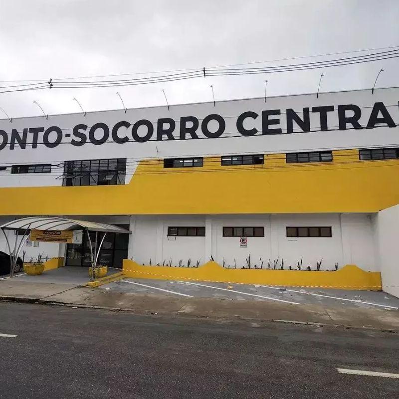 Corpo foi localizado na calçada em frente ao Pronto Socorro de São Vicente, que fica no Parque Bitarú