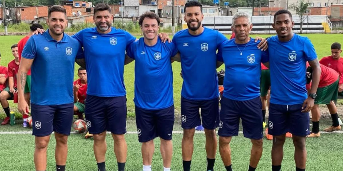 Ex-atacante Kléber Gladiador é novidade na comissão técnica da Portuguesa Santista